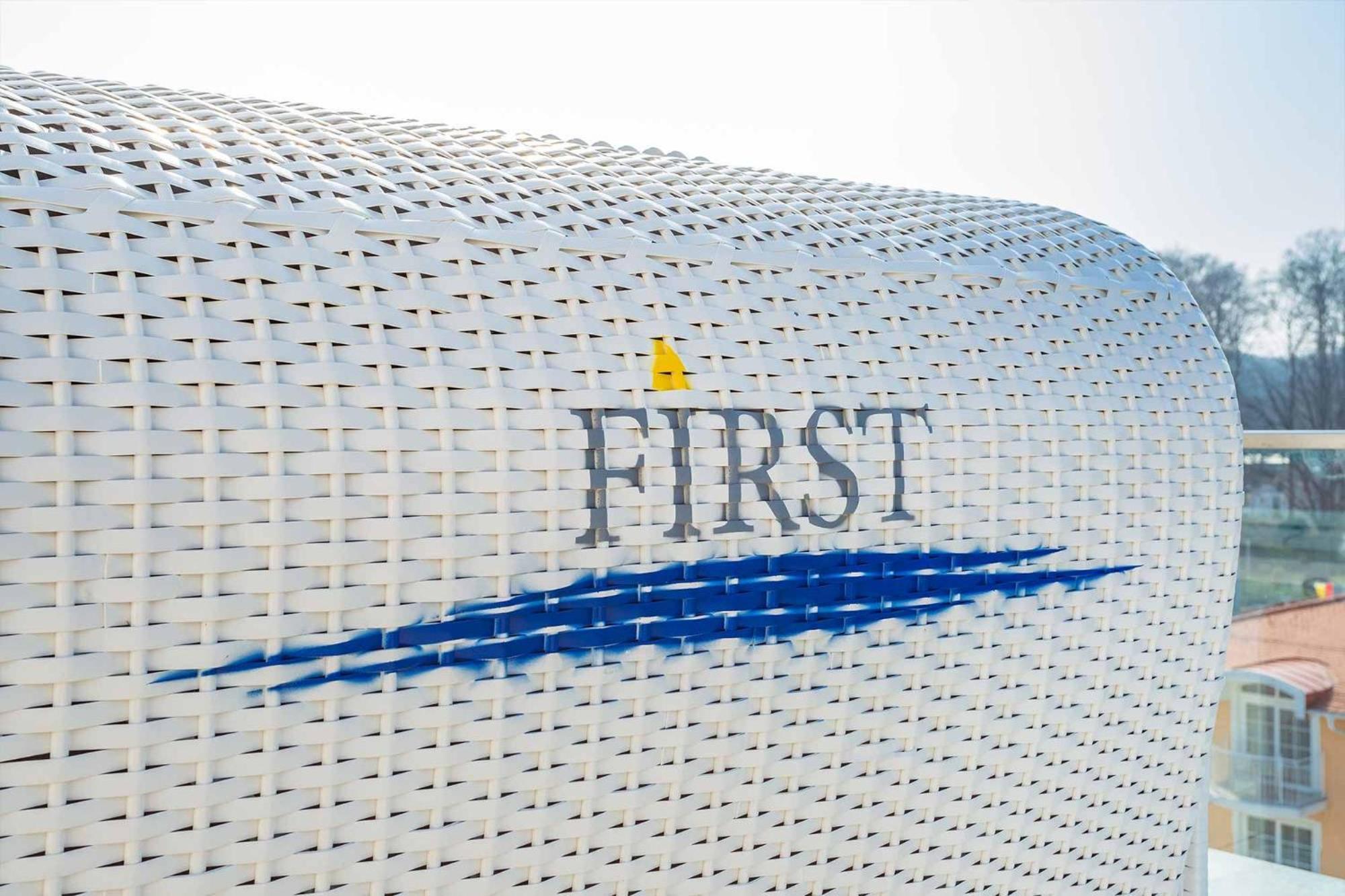 First White Pearl Apartman Sellin Kültér fotó